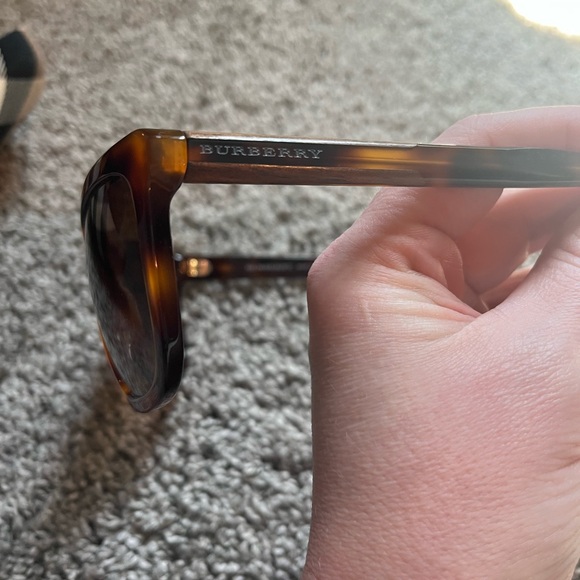 Burberry Women’s Sunglasses + Case - Picture 5 of 7
